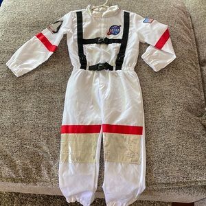 Kids astronaut costume with play helmet